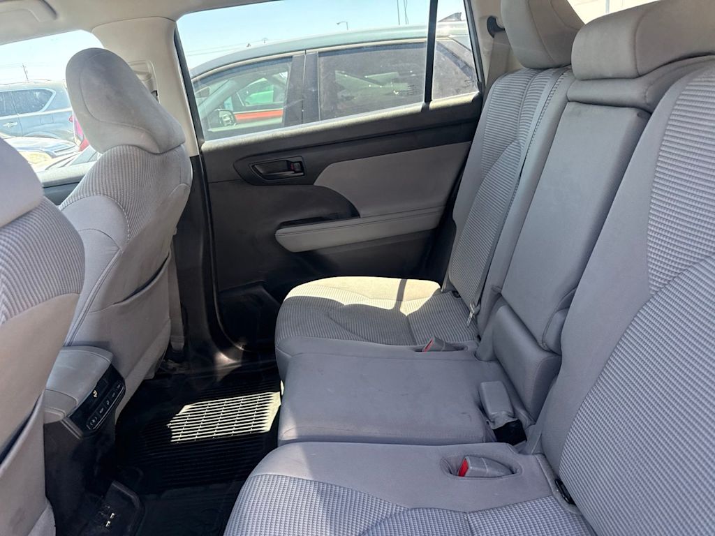 Thumbnail: 2021 Toyota Highlander - 11