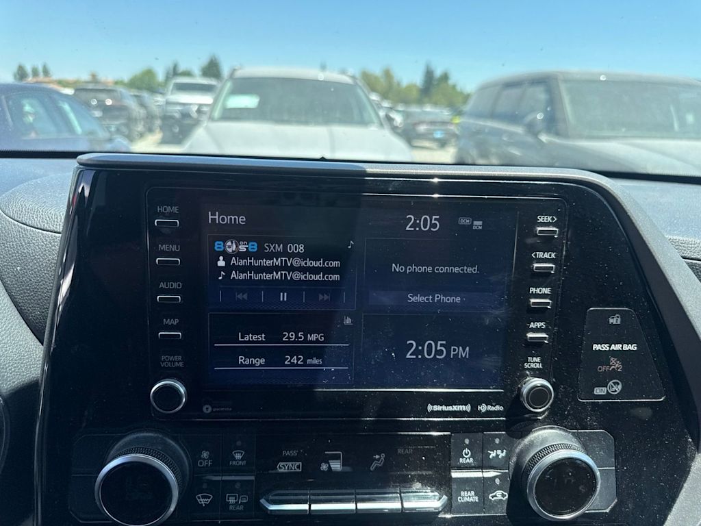 Thumbnail: 2021 Toyota Highlander - 12