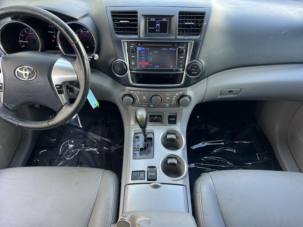 Thumbnail: 2013 Toyota Highlander - 2