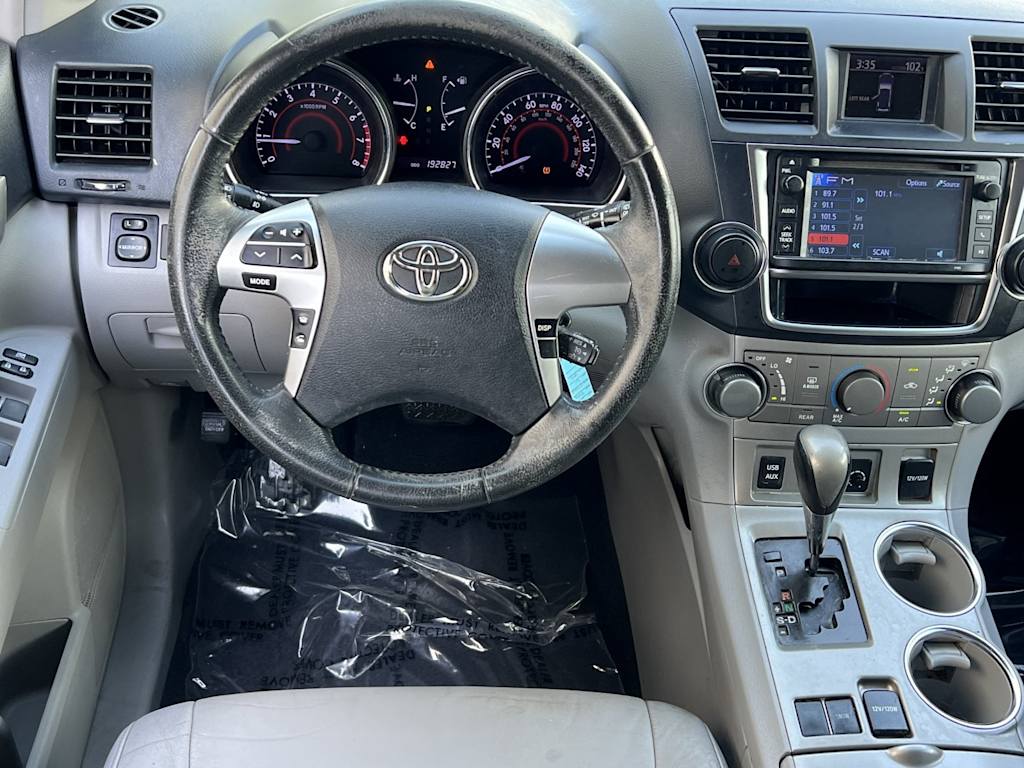 Thumbnail: 2013 Toyota Highlander - 11