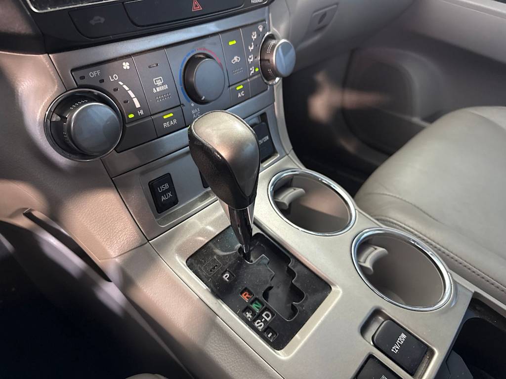 Thumbnail: 2011 Toyota Highlander - 26