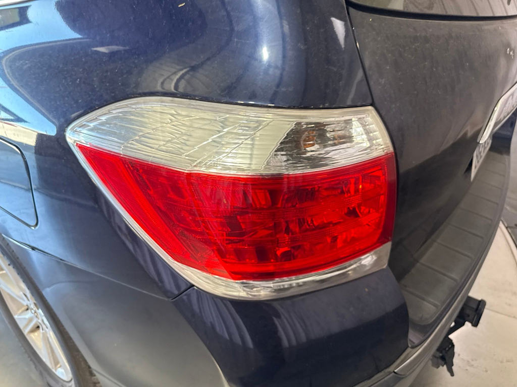 Thumbnail: 2011 Toyota Highlander - 19
