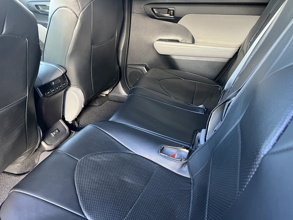 Thumbnail: 2021 Toyota Highlander - 10