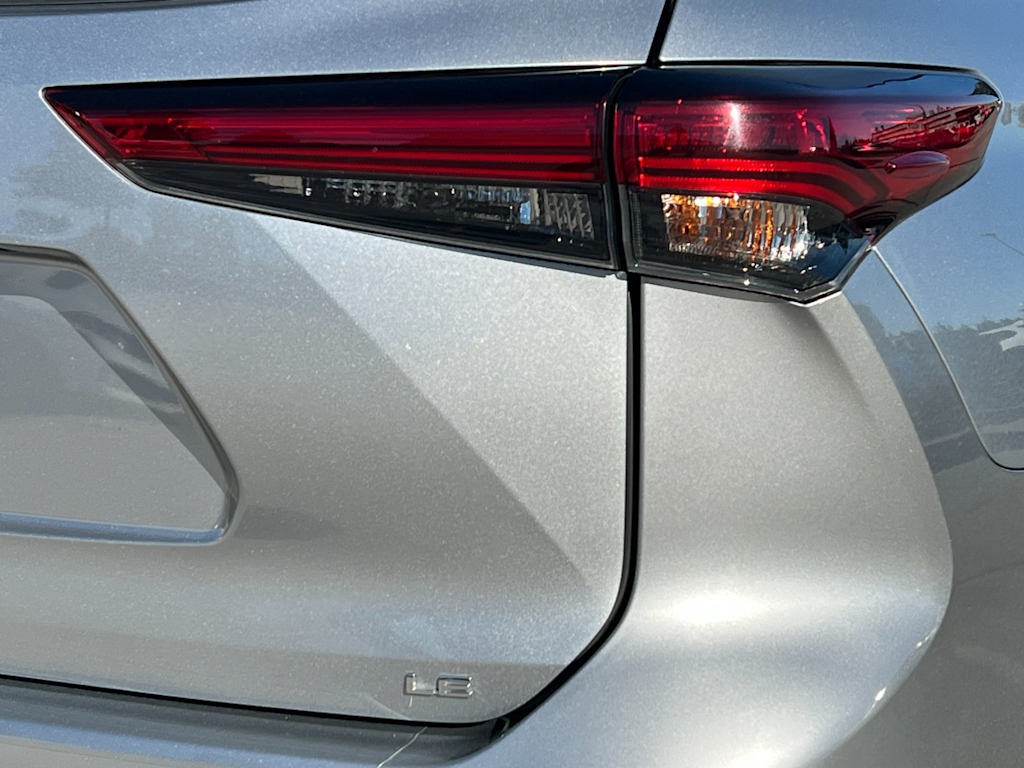 Thumbnail: 2021 Toyota Highlander - 29