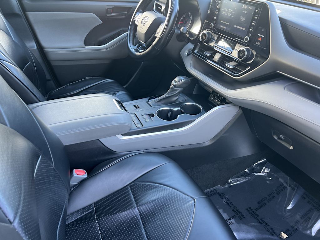 Thumbnail: 2021 Toyota Highlander - 12