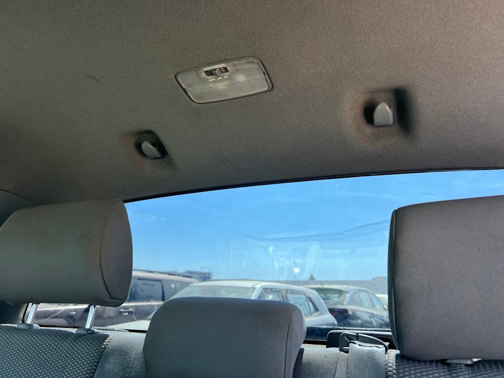 Thumbnail: 2005 Toyota Tacoma - 21
