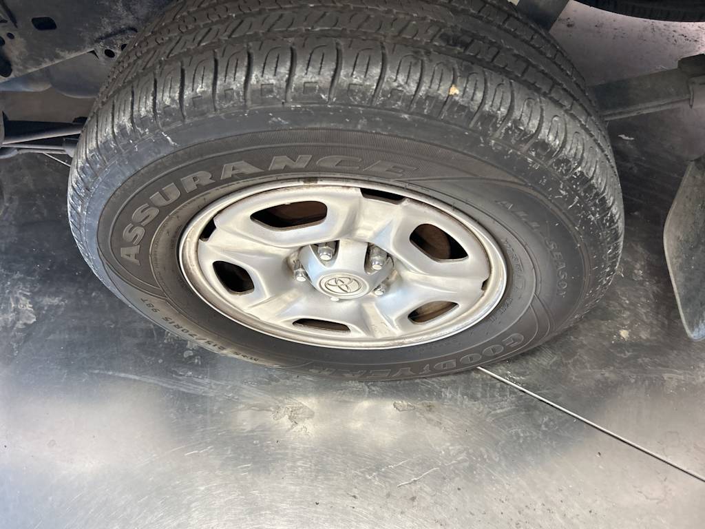 Thumbnail: 2015 Toyota Tacoma - 21