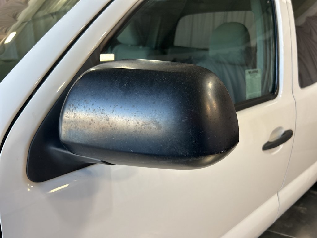 Thumbnail: 2015 Toyota Tacoma - 22