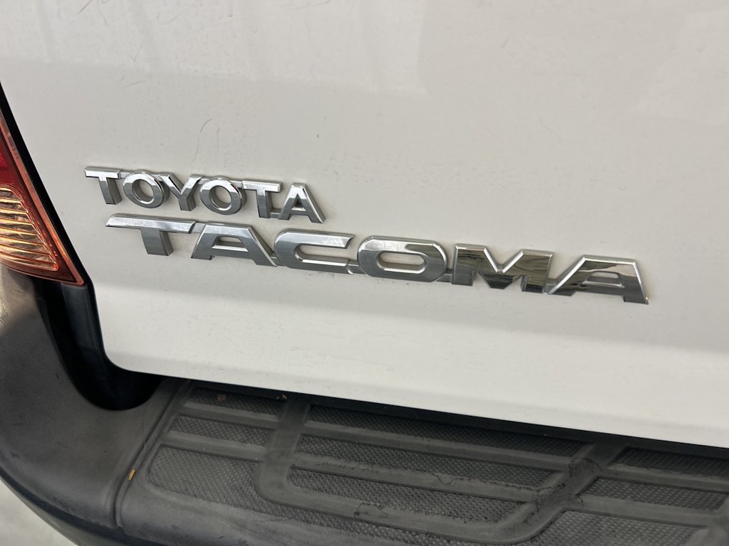 Thumbnail: 2015 Toyota Tacoma - 19