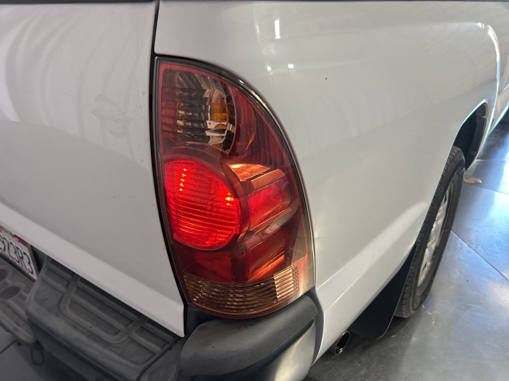 Thumbnail: 2015 Toyota Tacoma - 18