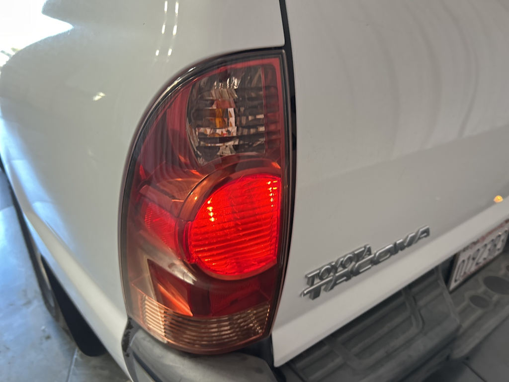 Thumbnail: 2015 Toyota Tacoma - 20