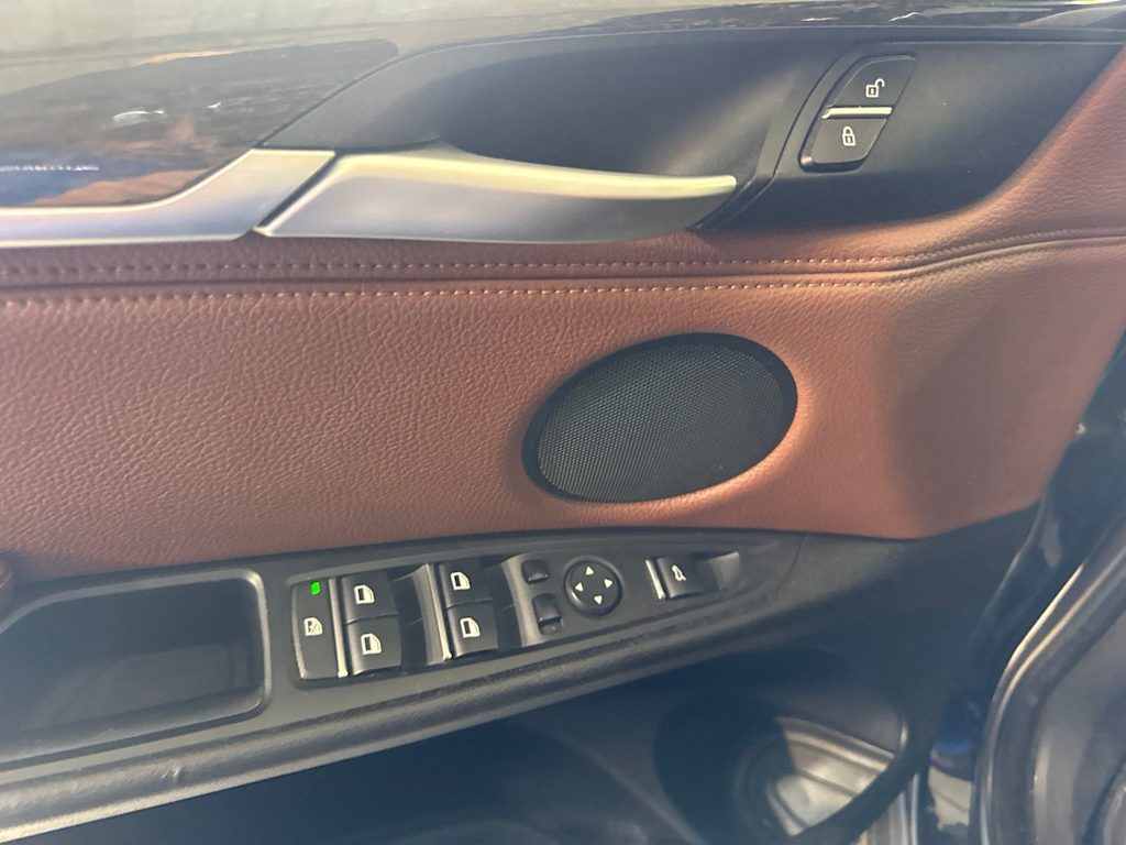 Thumbnail: 2015 BMW X5 - 24