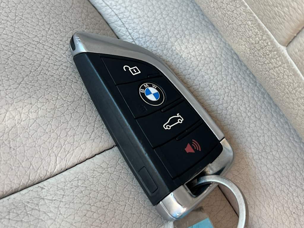 Thumbnail: 2015 BMW X5 - 17