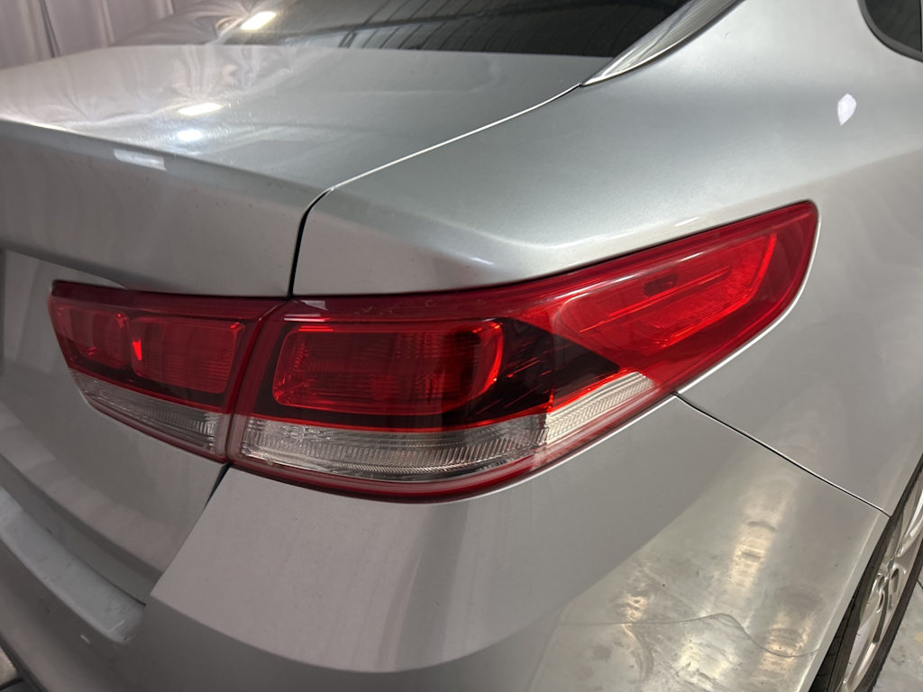 Thumbnail: 2018 Kia Optima - 17