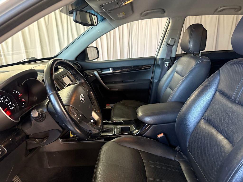Thumbnail: 2015 Kia Sorento - 9
