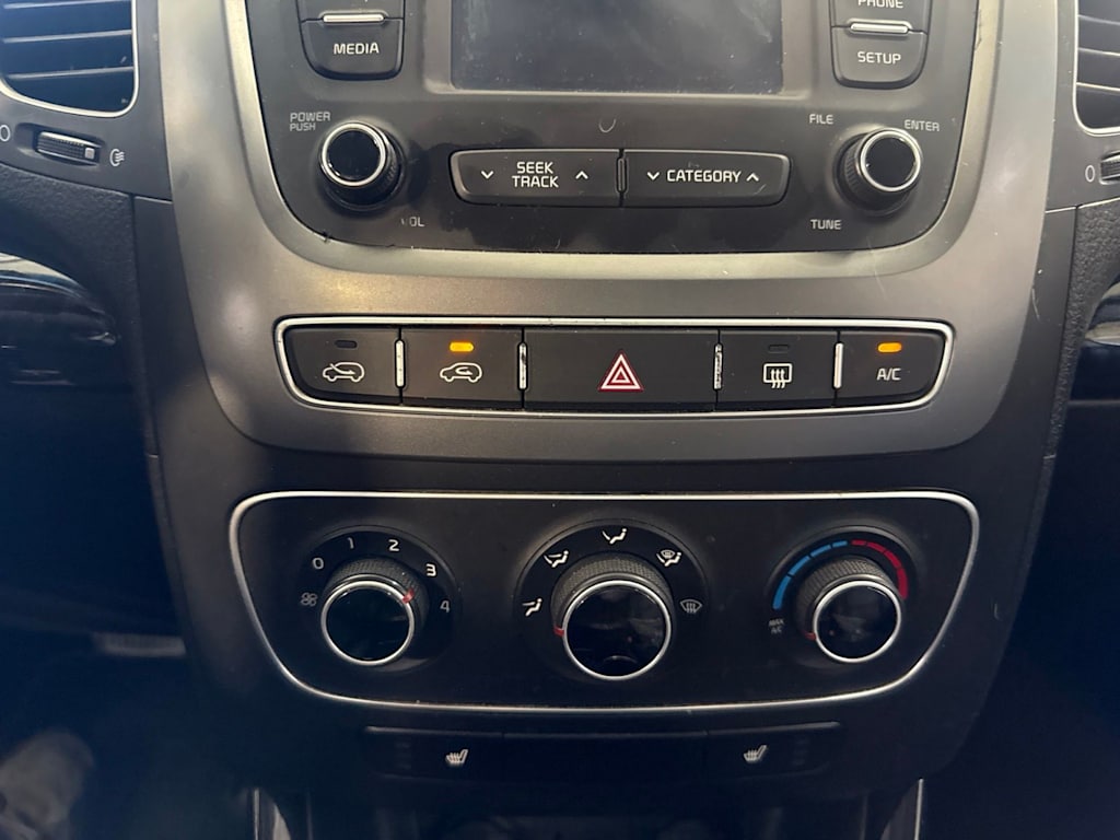 Thumbnail: 2015 Kia Sorento - 30