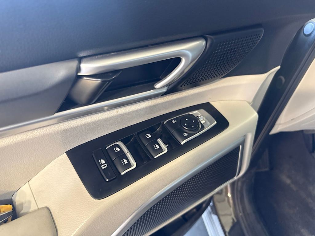 Thumbnail: 2021 Kia Telluride - 25