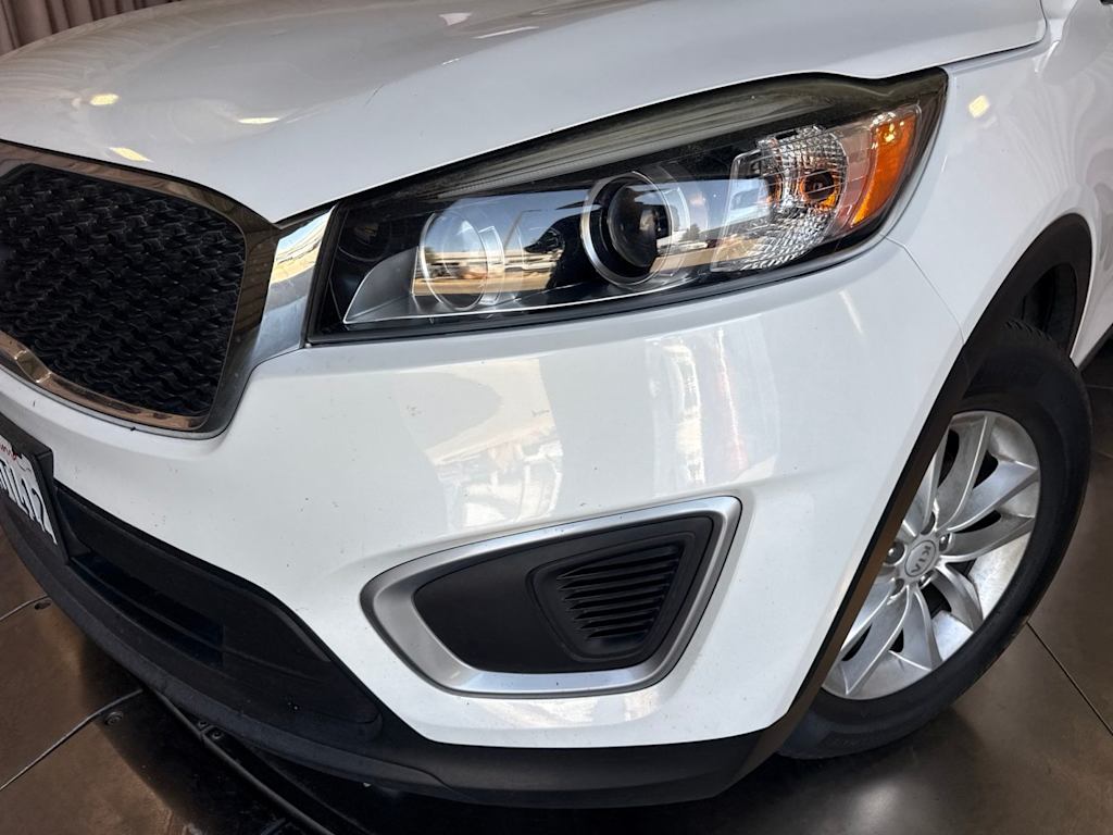 Thumbnail: 2017 Kia Sorento - 18