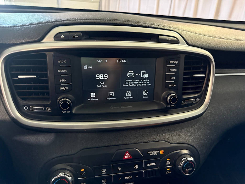 Thumbnail: 2017 Kia Sorento - 11