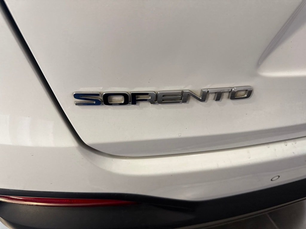 Thumbnail: 2017 Kia Sorento - 7