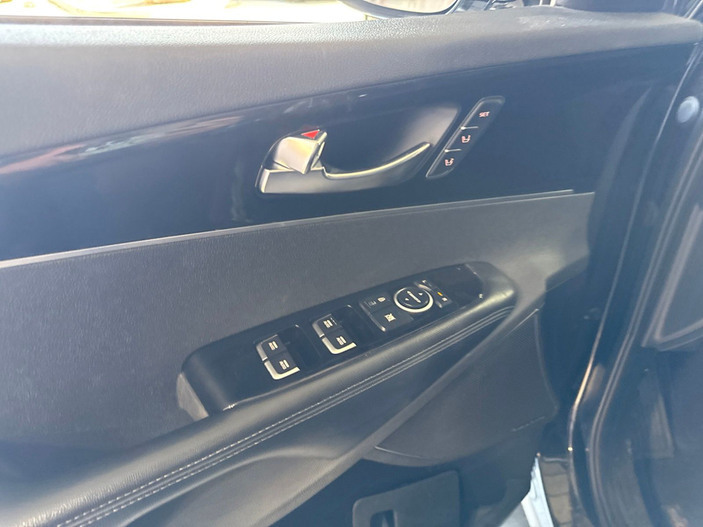 Thumbnail: 2019 Kia Sorento - 24