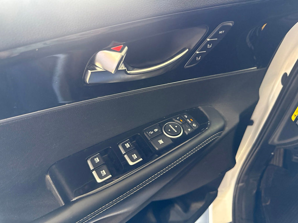 Thumbnail: 2016 Kia Sorento - 21