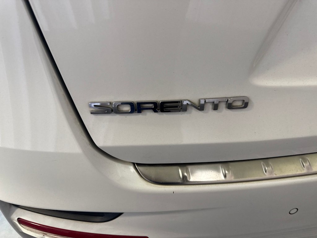 Thumbnail: 2016 Kia Sorento - 6