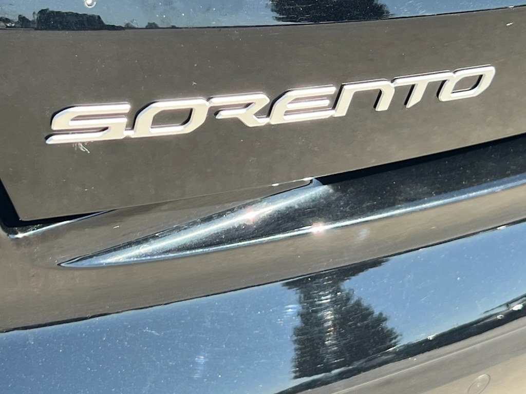 Thumbnail: 2023 Kia Sorento - 7