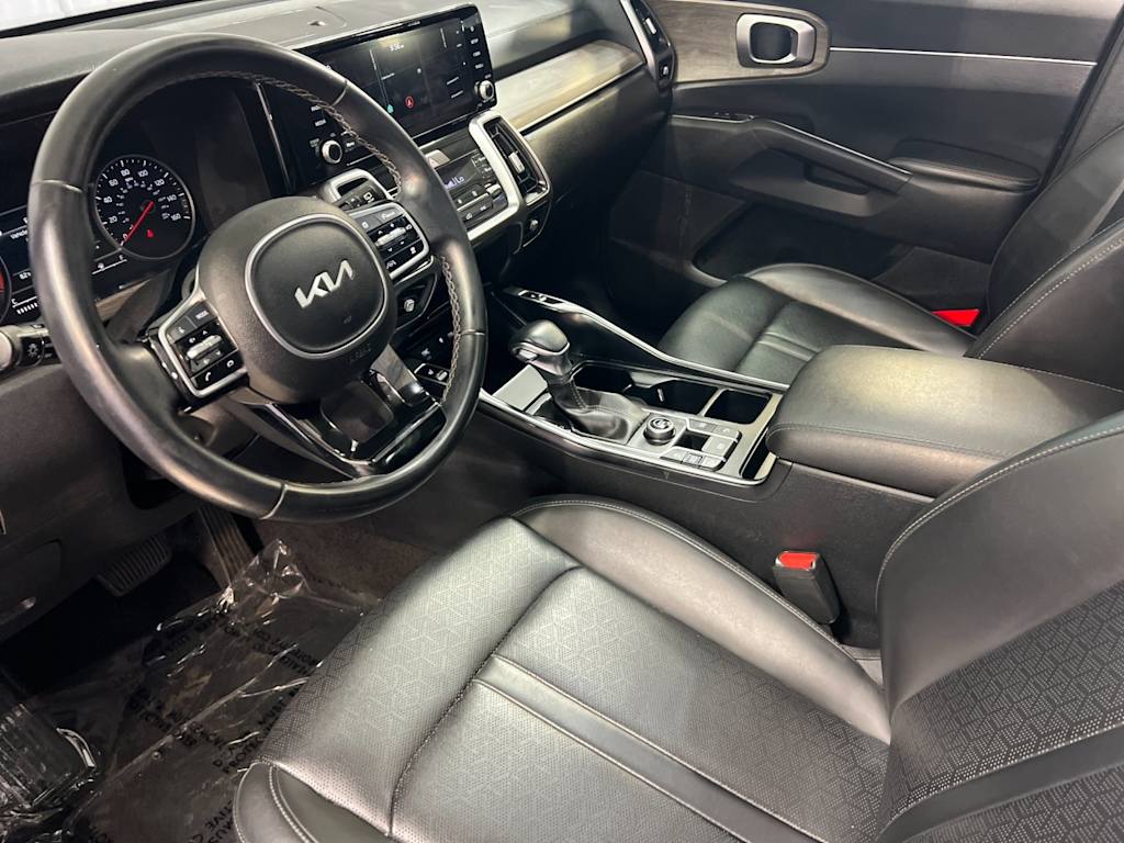 Thumbnail: 2023 Kia Sorento - 9