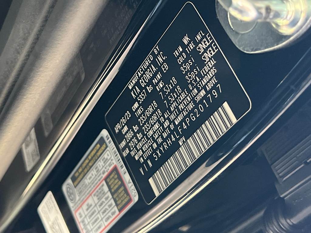 Thumbnail: 2023 Kia Sorento - 31