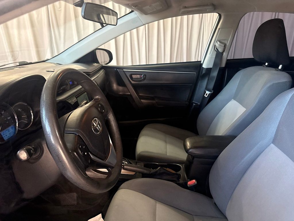 Thumbnail: 2015 Toyota Corolla - 9