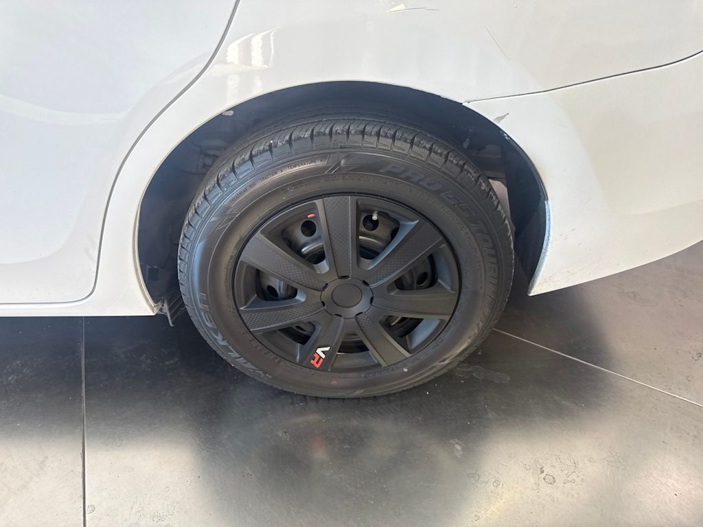 Thumbnail: 2015 Toyota Corolla - 8