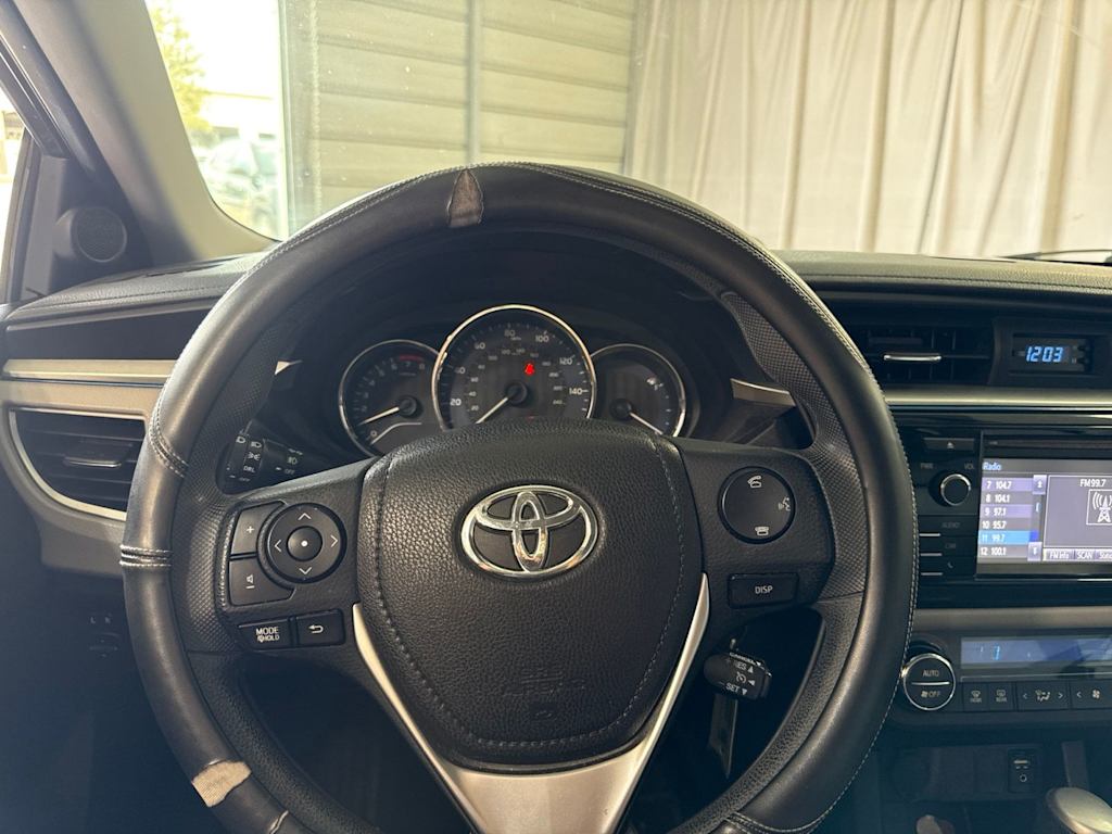 Thumbnail: 2015 Toyota Corolla - 2