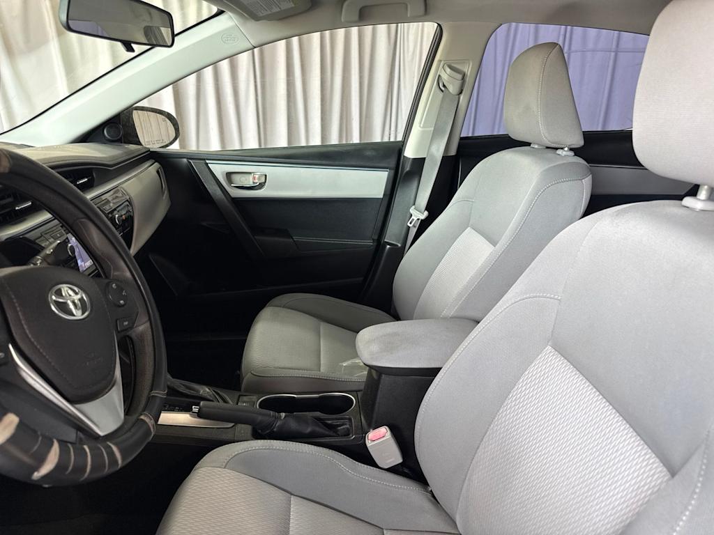 Thumbnail: 2015 Toyota Corolla - 8