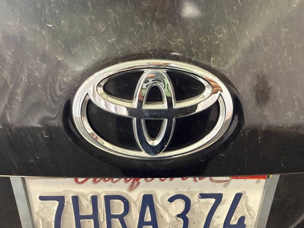 Thumbnail: 2015 Toyota Corolla - 18