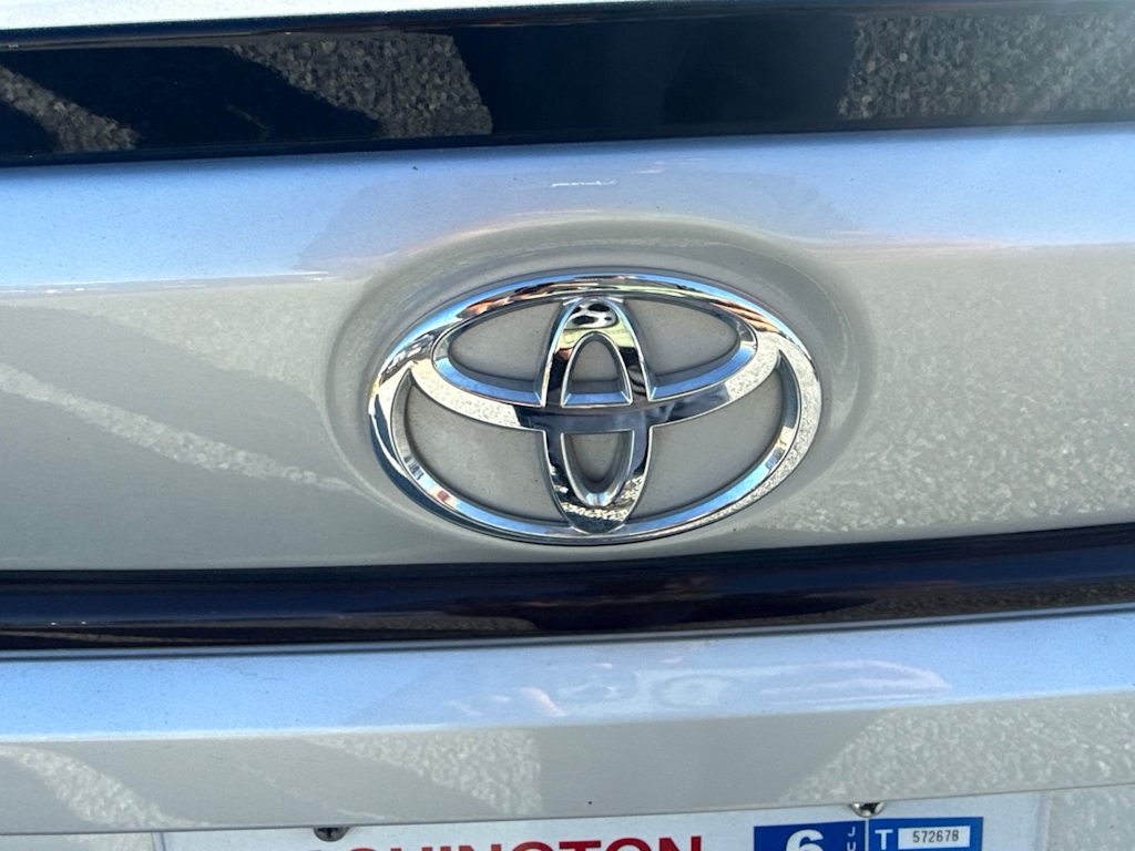 Thumbnail: 2025 Toyota Corolla - 19