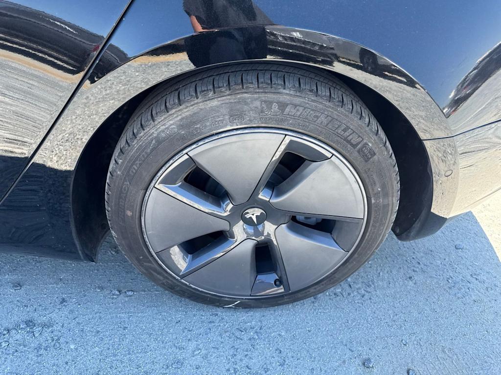 Thumbnail: 2021 Tesla Model 3 - 7
