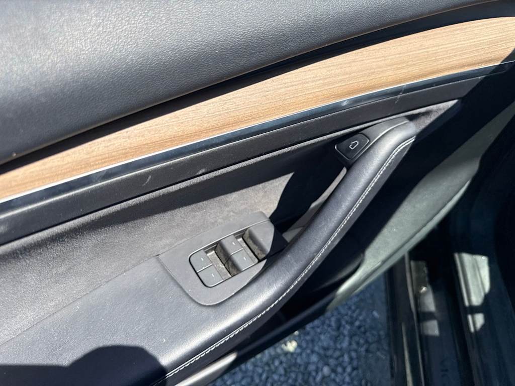 Thumbnail: 2021 Tesla Model 3 - 19