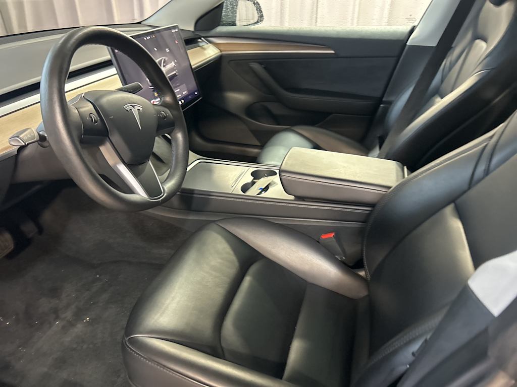 Thumbnail: 2023 Tesla Model 3 - 7