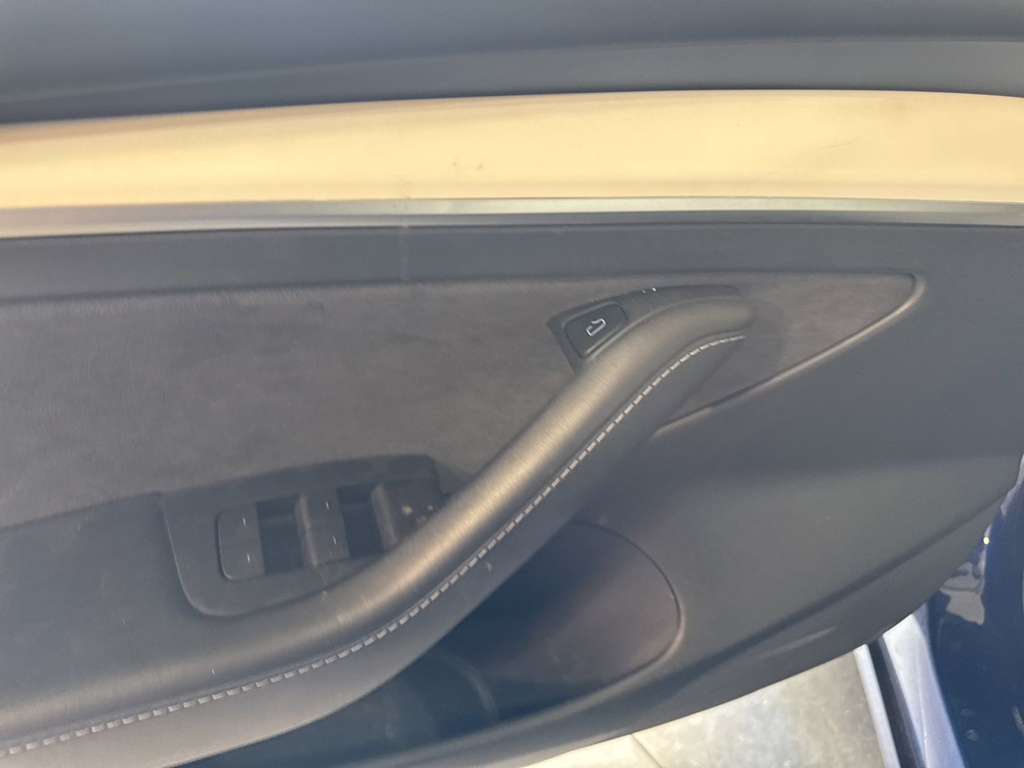 Thumbnail: 2022 Tesla Model 3 - 20