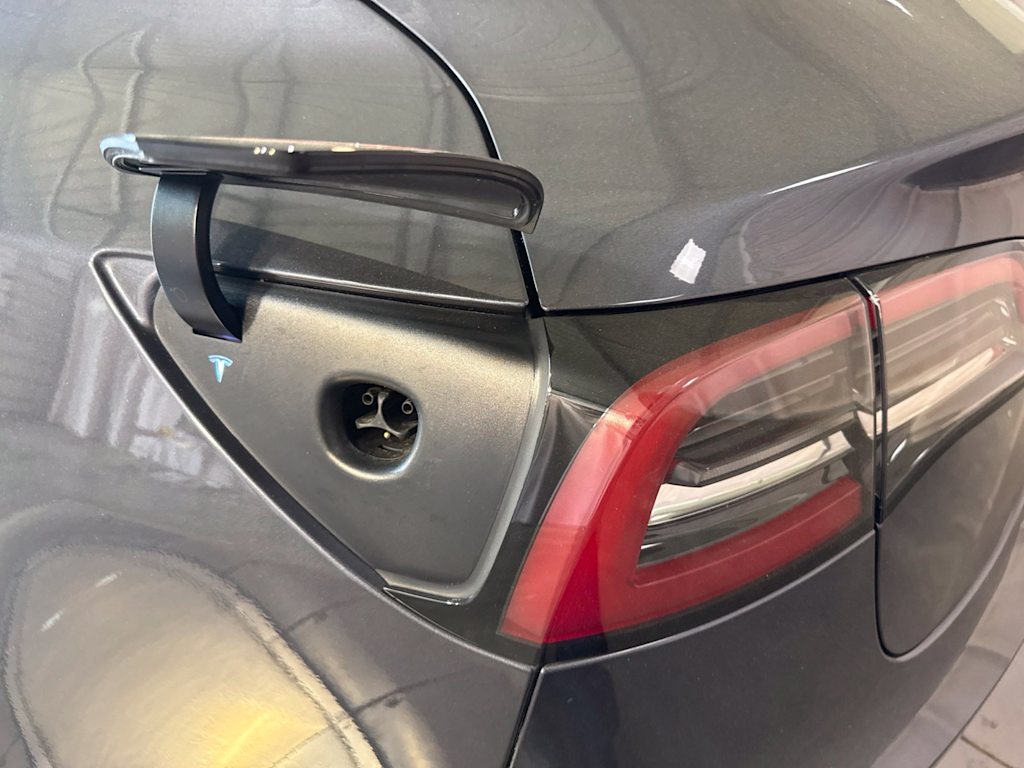 Thumbnail: 2023 Tesla Model 3 - 18