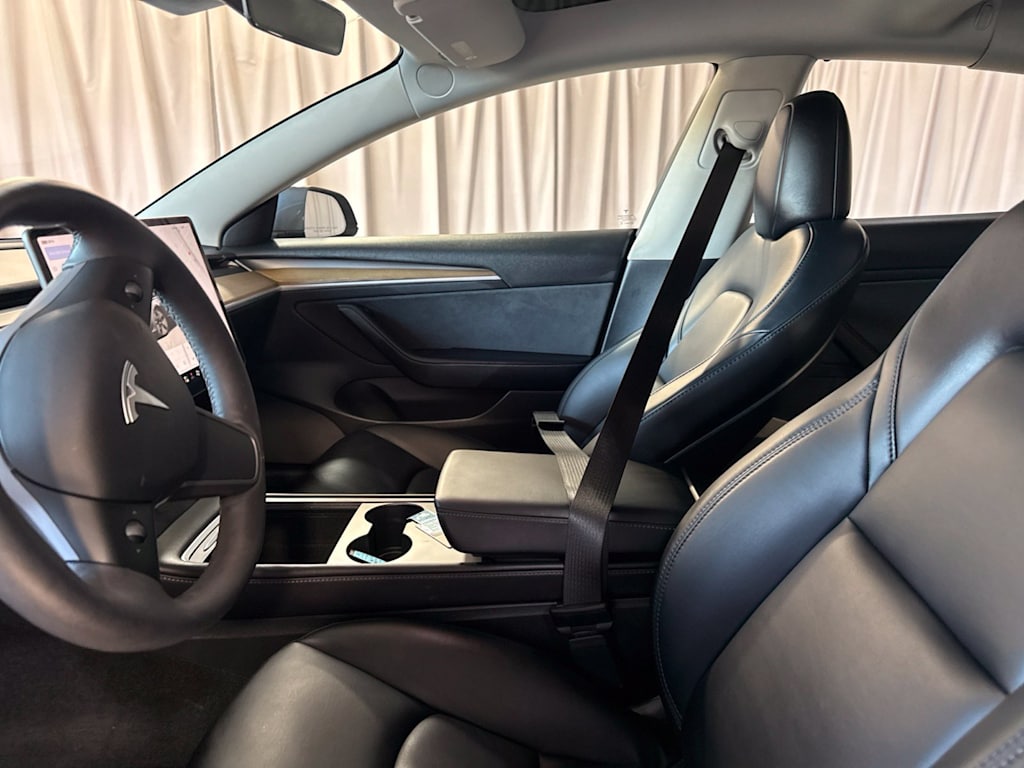 Thumbnail: 2023 Tesla Model 3 - 9