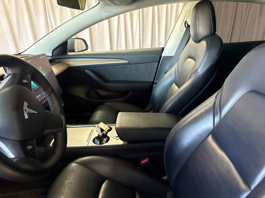 Thumbnail: 2022 Tesla Model 3 - 9