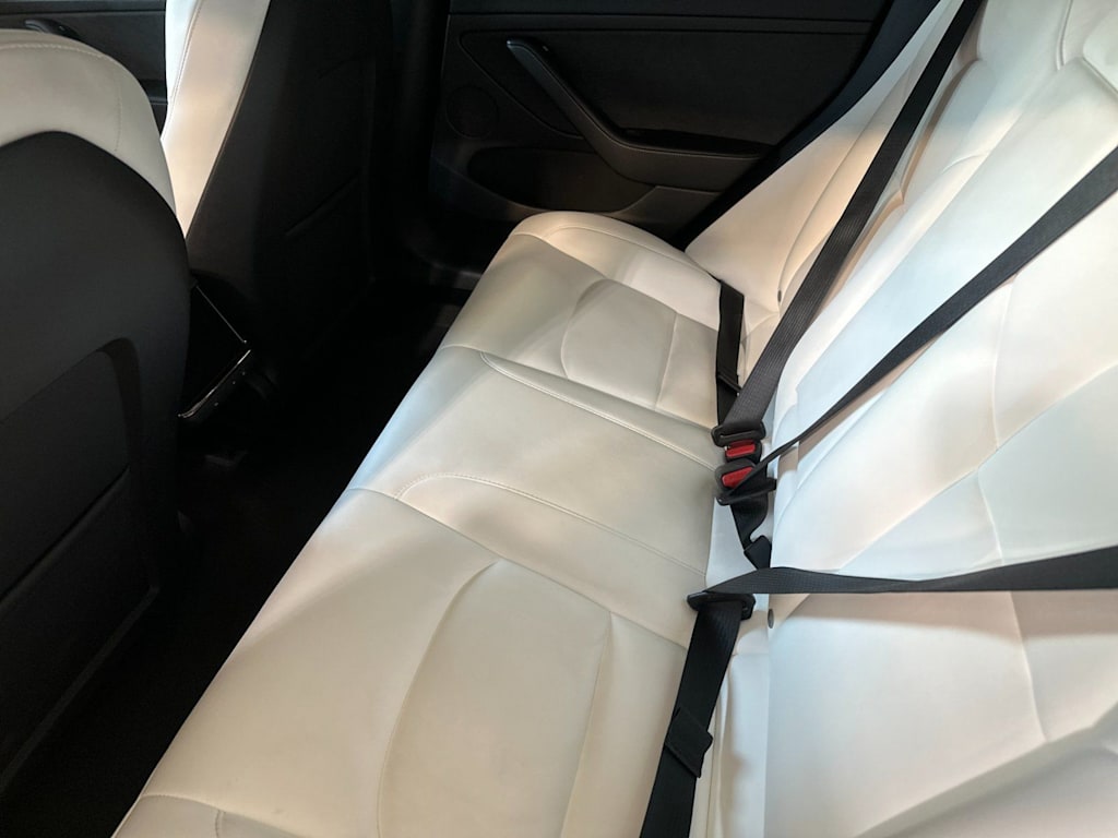 2022 Tesla Model 3 Long Range - Photo 11