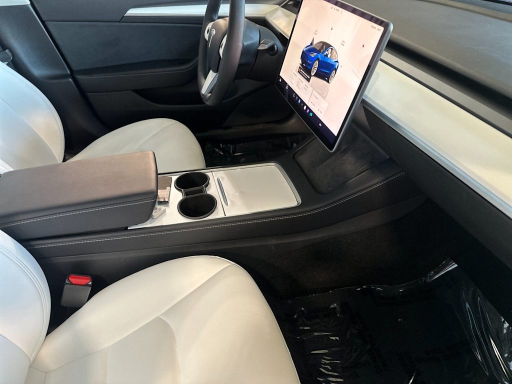2022 Tesla Model 3 Long Range - Photo 13
