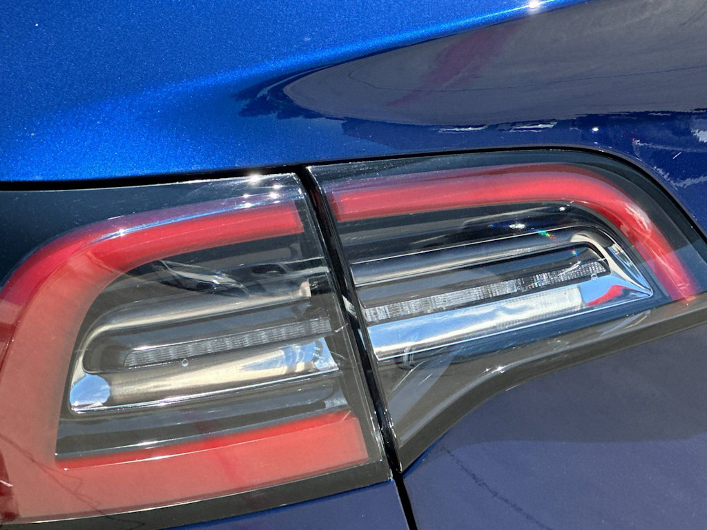 2022 Tesla Model 3 Long Range - Photo 27