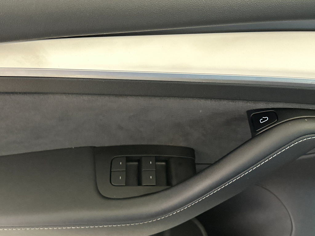2022 Tesla Model 3 Long Range - Photo 20