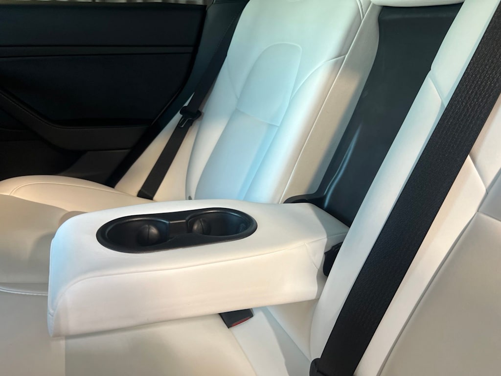 Thumbnail: 2022 Tesla Model 3 - 7