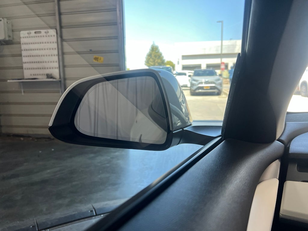 Thumbnail: 2022 Tesla Model 3 - 24