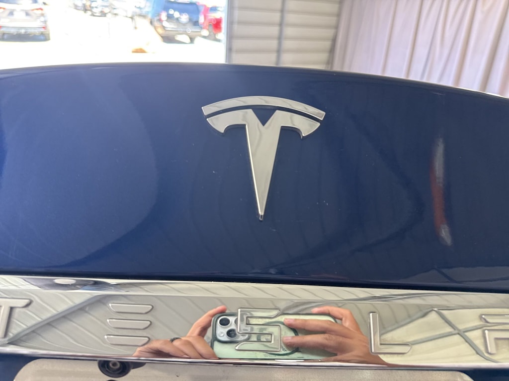 Thumbnail: 2018 Tesla Model S - 19